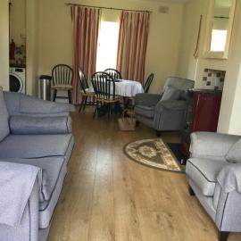 Adare Luxury Riverside Apartment, hotel a Limerick