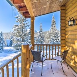 Fairplay Cabin w/ Mountain Views ~ 25 Mi to Breck!, viešbutis mieste Fairplay