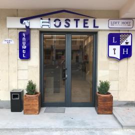 Loft Host Yerevan, hotel di Yerevan