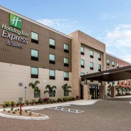 Holiday Inn Express & Suites Ft Myers Beach-Sanibel Gateway by IHG, hotel u gradu 'Fort Myers Beach'