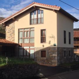 Casa Rural La LLosina, hotel u gradu Demués