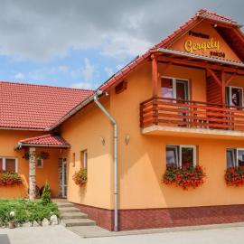 Apartamente Gergely Apartmanok, hotel u gradu Praid