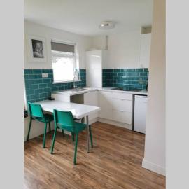 Stylish studio bungalow, close to Cardiff Centre, hotel in Cardiff