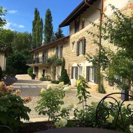 Chambres d'Hôtes avec piscine à 10 min de Bourg en Bresse - Ain - LE MOULIN DE LONGCHAMP, hotel in Lent