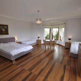 Apartamenty Sowiogórskie, готель у місті Пєшице