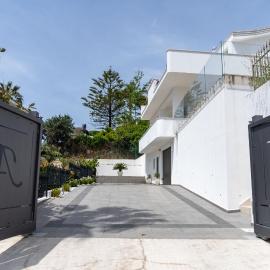 Prestige house 4, готель у місті Скалеа