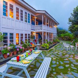 StayVista's Violet Hill - Mashobra - 3BHK Mountain-View Villa with BBQ