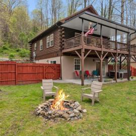 Soco Serene Cabin in the Heart of Maggie Valley