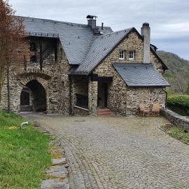 Wächterhaus auf der Sauerburg, hotelli kohteessa Sauerthal