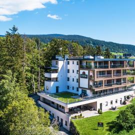 Apartment Hotel Christine, hotelli kohteessa Avelengo