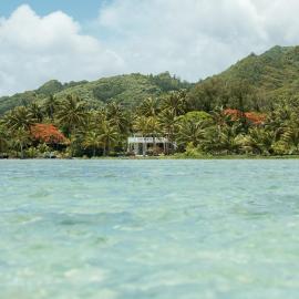 B's Beach House on Muri Lagoon