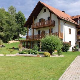 Gästehaus Sporrer, khách sạn ở Neualbenreuth