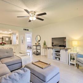 Walk to Crescent Beach: Condo w/ Pool Access