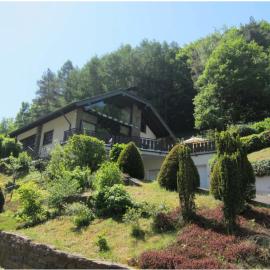 Ferienappartement WildeAhr - Urlaub beim Winzer!, hotel em Rech