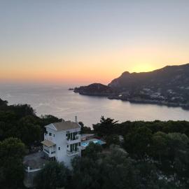 Private villa Pyrgos - Heated Pool & Sea View - Walking distance from beaches & Liapades