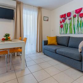 Apartments Dolac, hotel in Nerezine