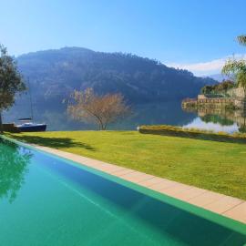 Douro Suites, hotel en Ribadouro
