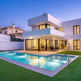 VillaSwimmingpoolMalaga, hotel in Rincón de la Victoria