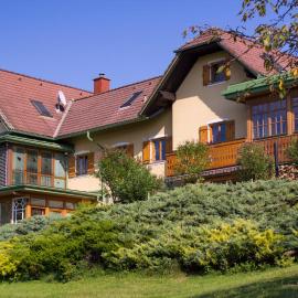 Ferienwohnungen Soravia, hotel in Gamlitz