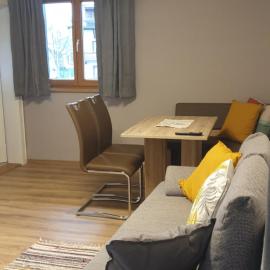 Christl, Haus