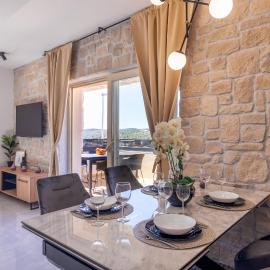 TEONA Luxury Apartment with jacuzzi and terrace sea view