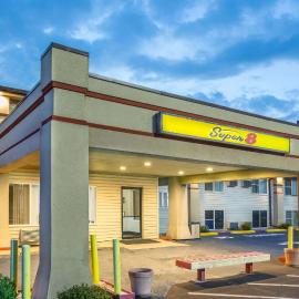 Super 8 by Wyndham North Sioux City、North Sioux Cityのホテル