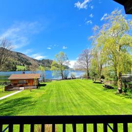 Appartementhaus „die Kuh am See“ (vormals Haus St. Leonhard), hôtel à Schliersee