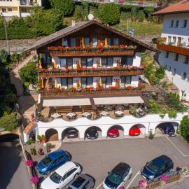 Pension Brunhild, hotel sa San Leonardo in Passiria