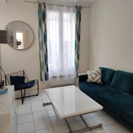 Modern apartment and studio near the metro, hotel a Ivry-sur-Seine