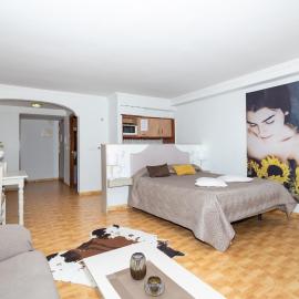 Unique Hotel Apartments, hotel di Torrevieja