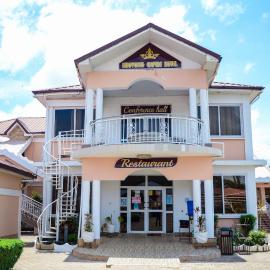 Nuoyong Empire Hotel, hotel em Wa