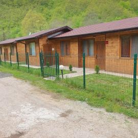 ЕКО БУНГАЛА, hótel í Trŭn