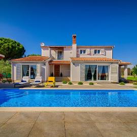 Family-Villa Captains House, schöner großer Pool und riesiger Garten