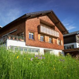 Haus Elfriede, hotel v destinácii Schwarzenberg im Bregenzerwald