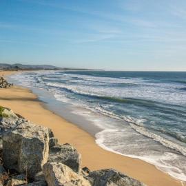Beach Villa Home - Walk to Beaches Trails Restaurants Activities & more, Hotel in Half Moon Bay