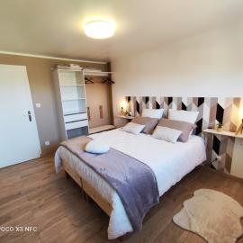 La pause au cub, maison cubique tout confort, hotel in Hinges
