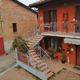 Casa Carolina, hotelli kohteessa Castellinaldo