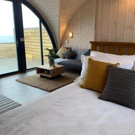 Orkney Lux Lodges - Hamnavoe, hotel in Stromness