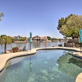Boat Dock, Game Room! Lakefront Glendale Getaway, hotel in Peoria