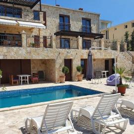 Peaceful Sea Residence, hotel i Bigova
