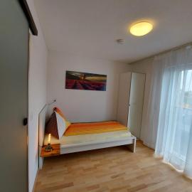 good bed biberist BIBERSOL โรงแรมในBiberist