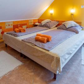 Gál Apartmanház, Hotel in Harkány