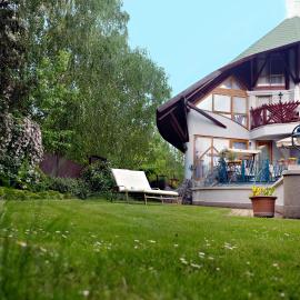Luxusvilla Balatonszárszó, hotel in Balatonszárszó