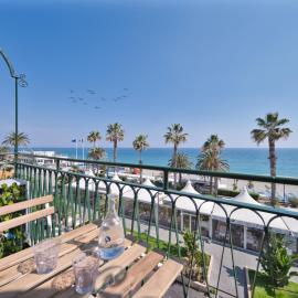 Medusa Apartment - Lungomare, Hotel in Finale Ligure