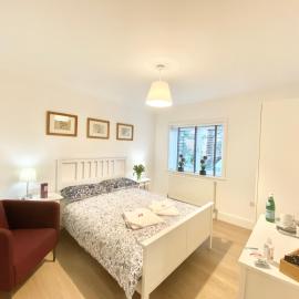 Lottie's Lott, hotel in Stalybridge