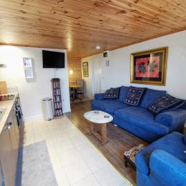 The Nook @ Rowan Tree Cottage, отель в городе Баллимони