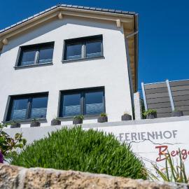 Ferienhof Berger UG, hotel in Hagnau