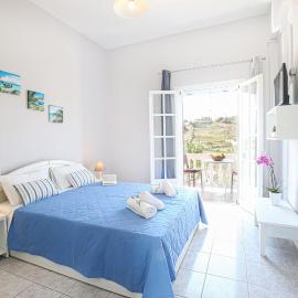 Angela's house by the sea, hotel Marathiászban