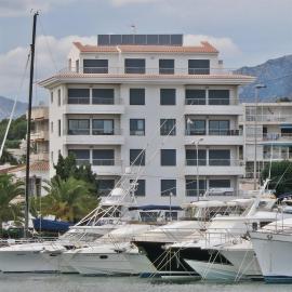 Luxe vakantieappartement aan de jachthaven van Altea met frontaal zeezicht