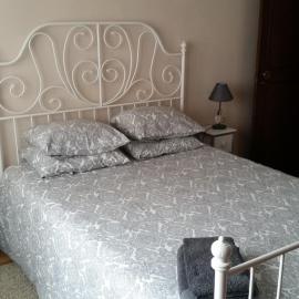Spacious Central 2 Bedroom Apartment, hotel sa Setúbal